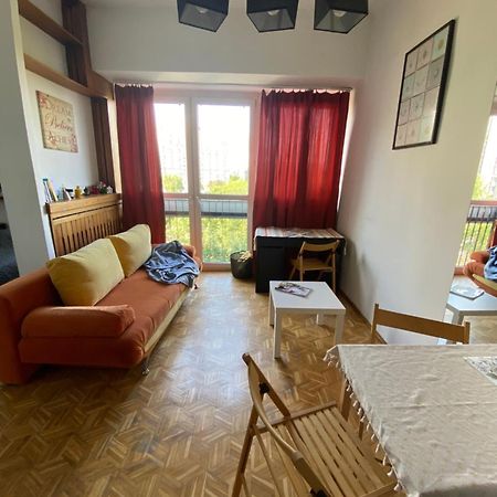 Ohmyhome - Sunny Apartment In City Center Варшава Екстериор снимка
