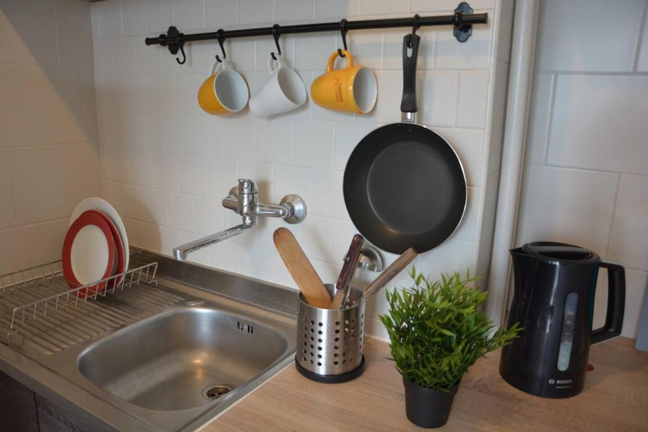 Ohmyhome - Sunny Apartment In City Center Варшава Екстериор снимка