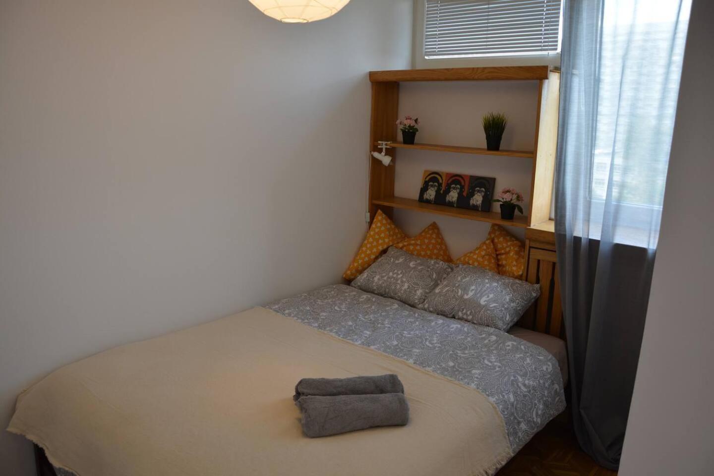 Ohmyhome - Sunny Apartment In City Center Варшава Екстериор снимка