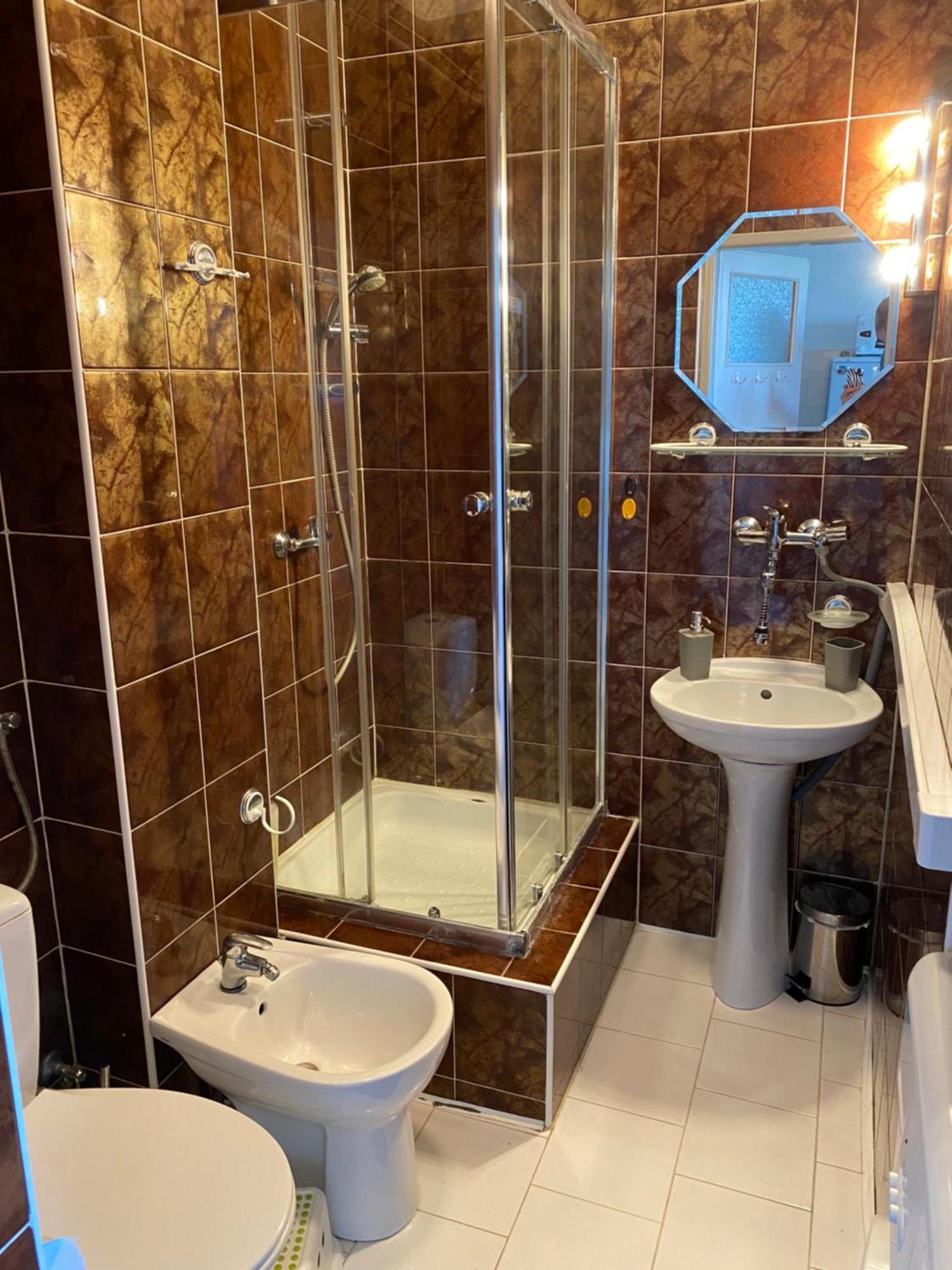 Ohmyhome - Sunny Apartment In City Center Варшава Екстериор снимка