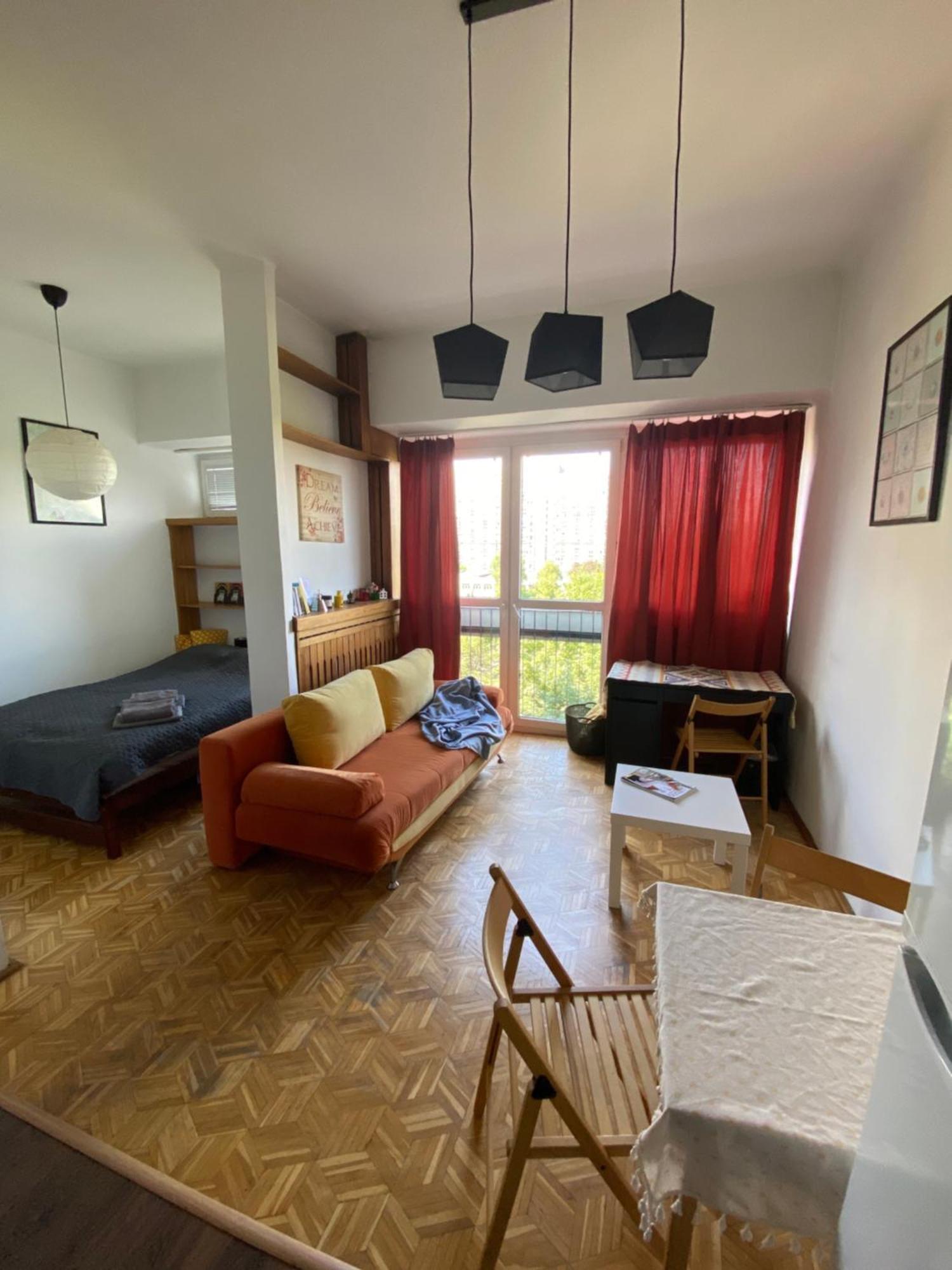 Ohmyhome - Sunny Apartment In City Center Варшава Екстериор снимка